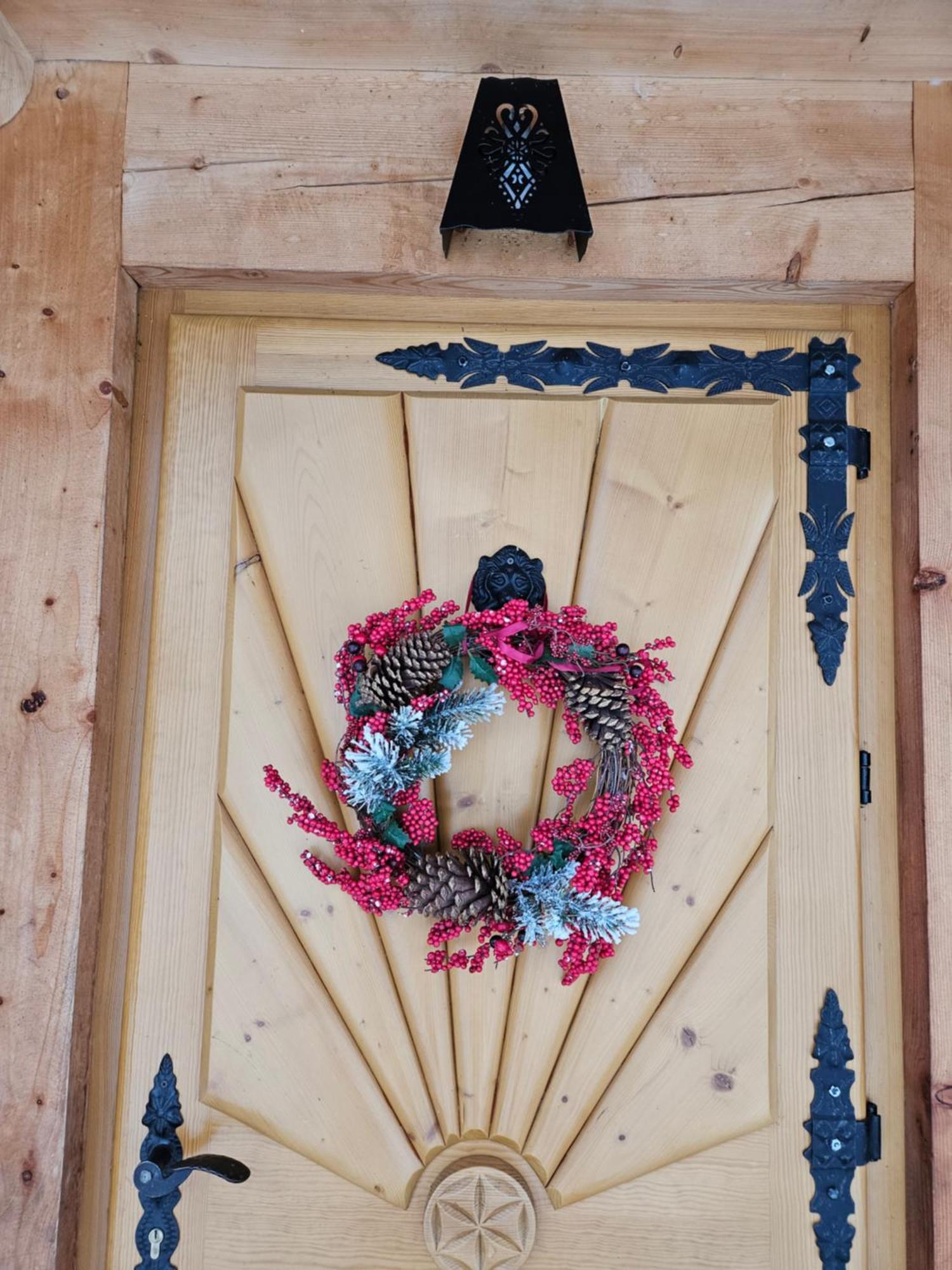 Goralska Chatka 2 Highland Cottage - Split Ac, Jacuzzi, Sauna, Private Parking, Mountains View, Garden, Zakopane Bagian luar foto