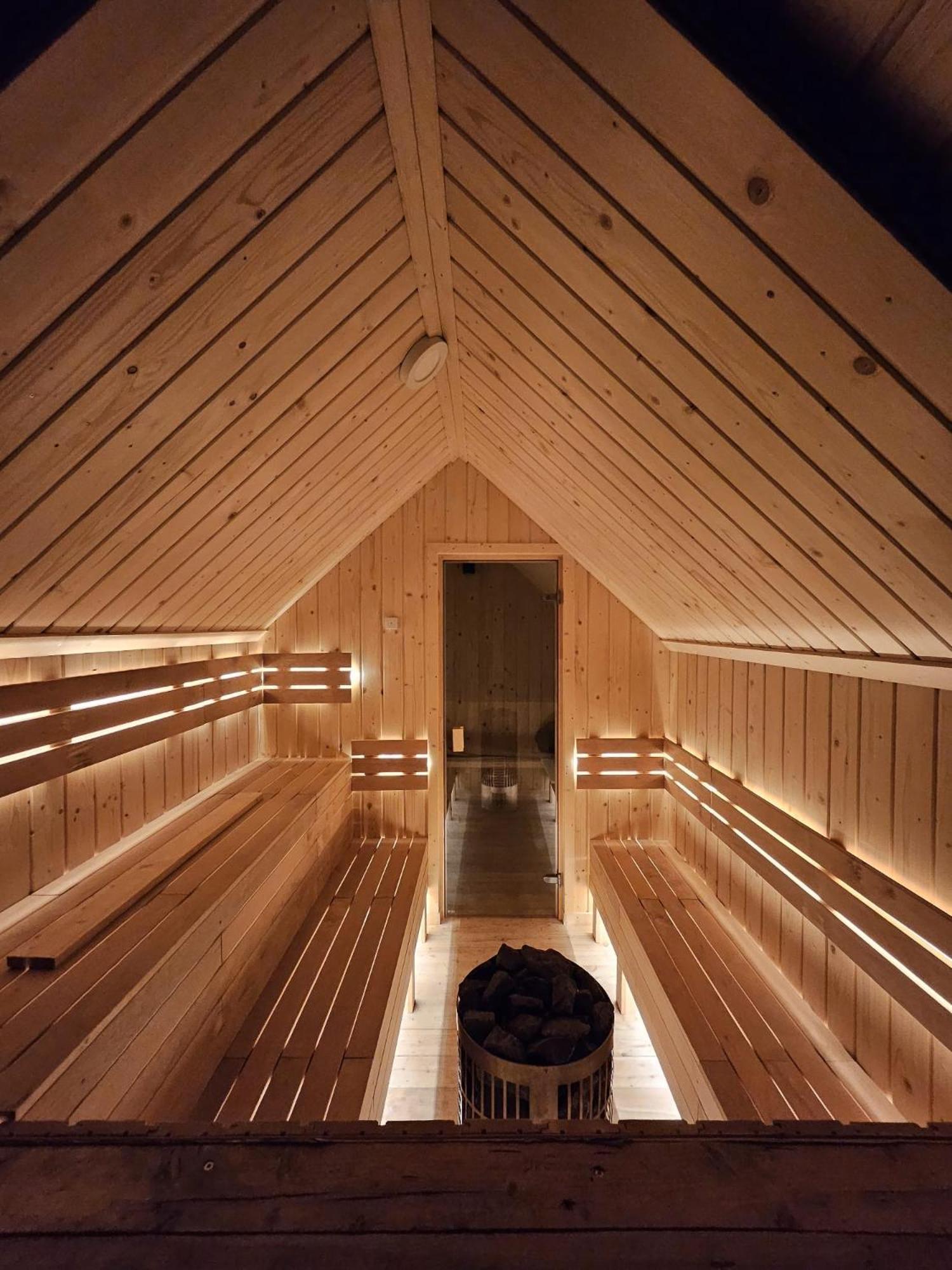 Goralska Chatka 2 Highland Cottage - Split Ac, Jacuzzi, Sauna, Private Parking, Mountains View, Garden, Zakopane Bagian luar foto