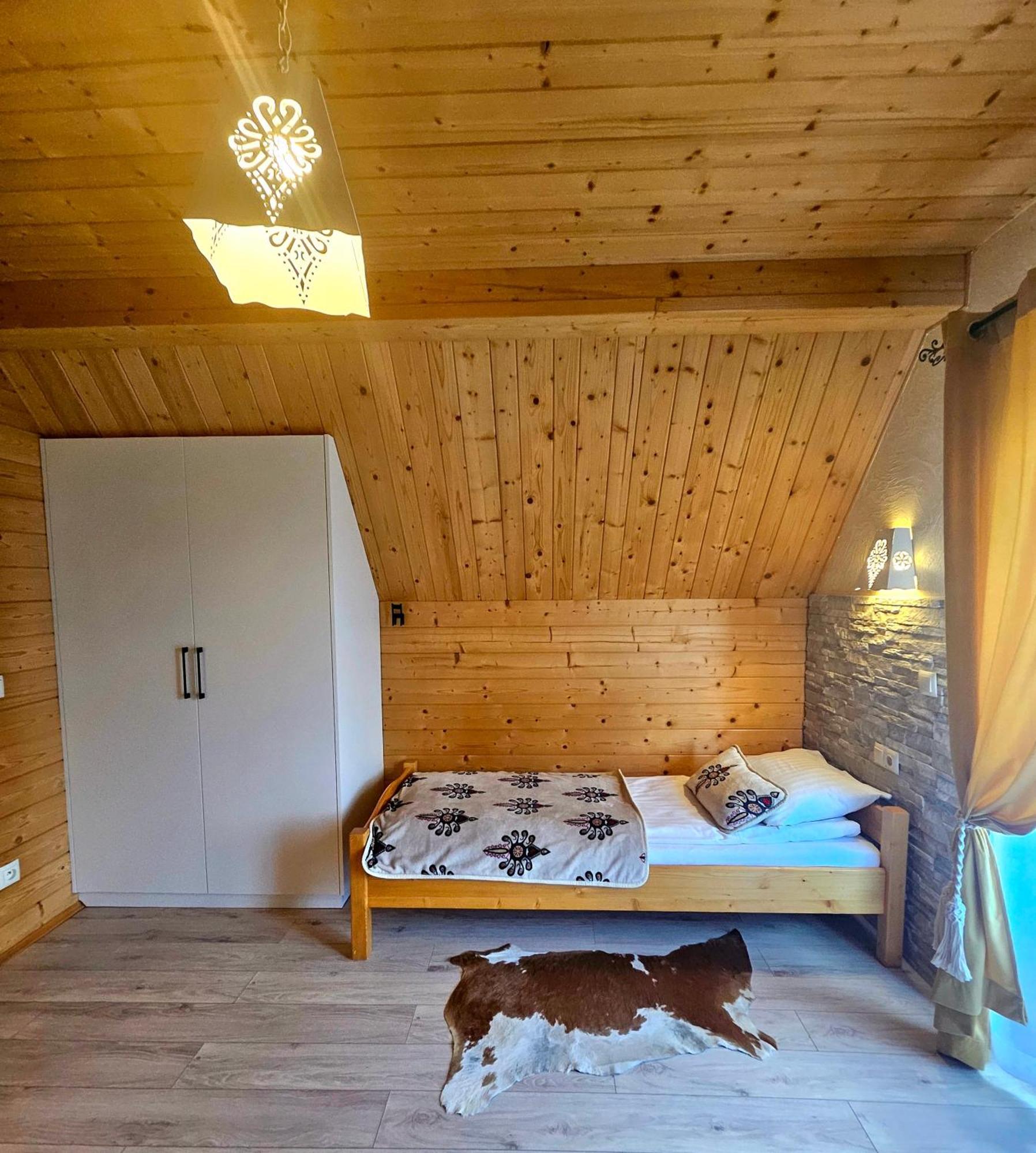 Goralska Chatka 2 Highland Cottage - Split Ac, Jacuzzi, Sauna, Private Parking, Mountains View, Garden, Zakopane Bagian luar foto