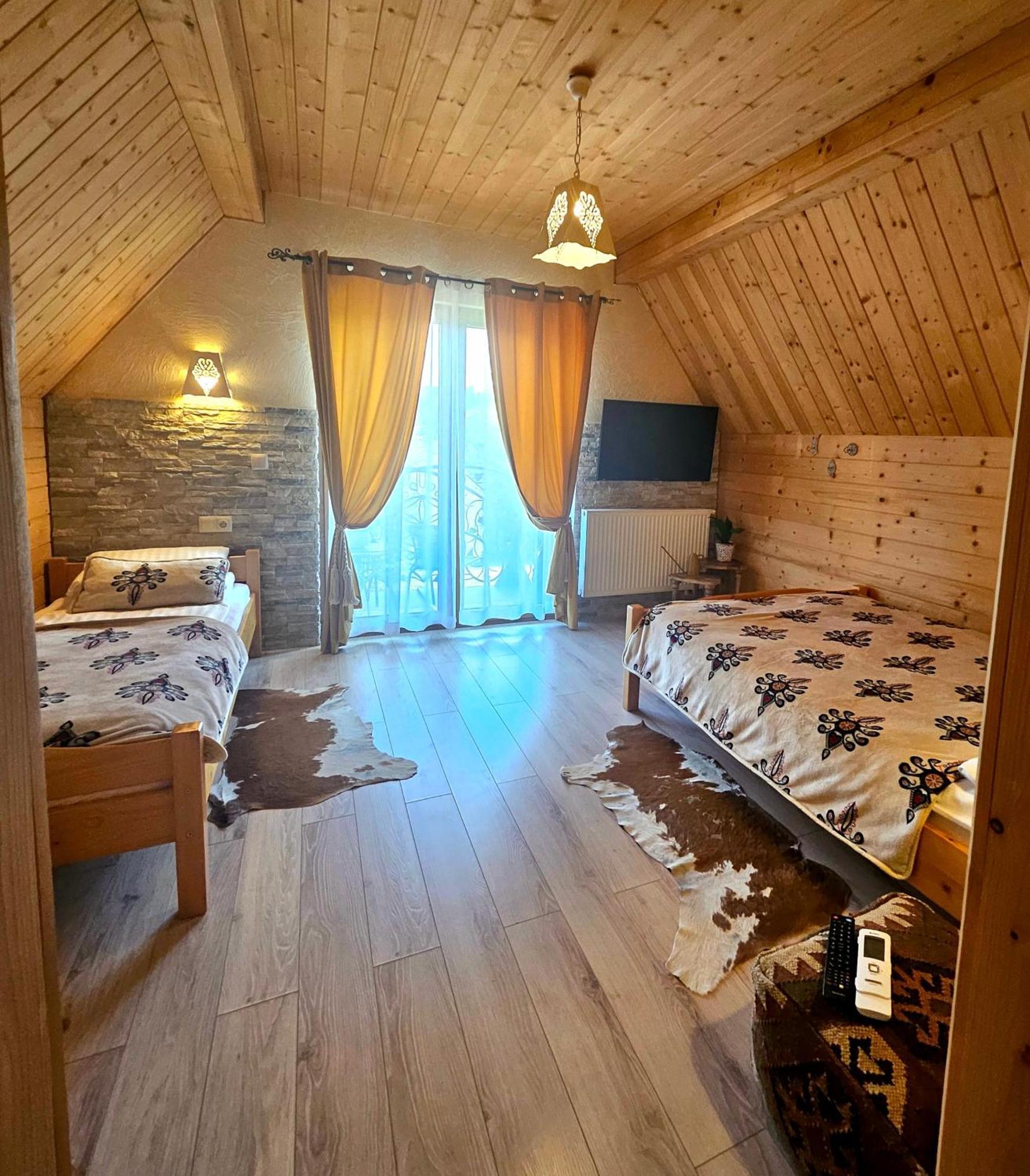 Goralska Chatka 2 Highland Cottage - Split Ac, Jacuzzi, Sauna, Private Parking, Mountains View, Garden, Zakopane Bagian luar foto