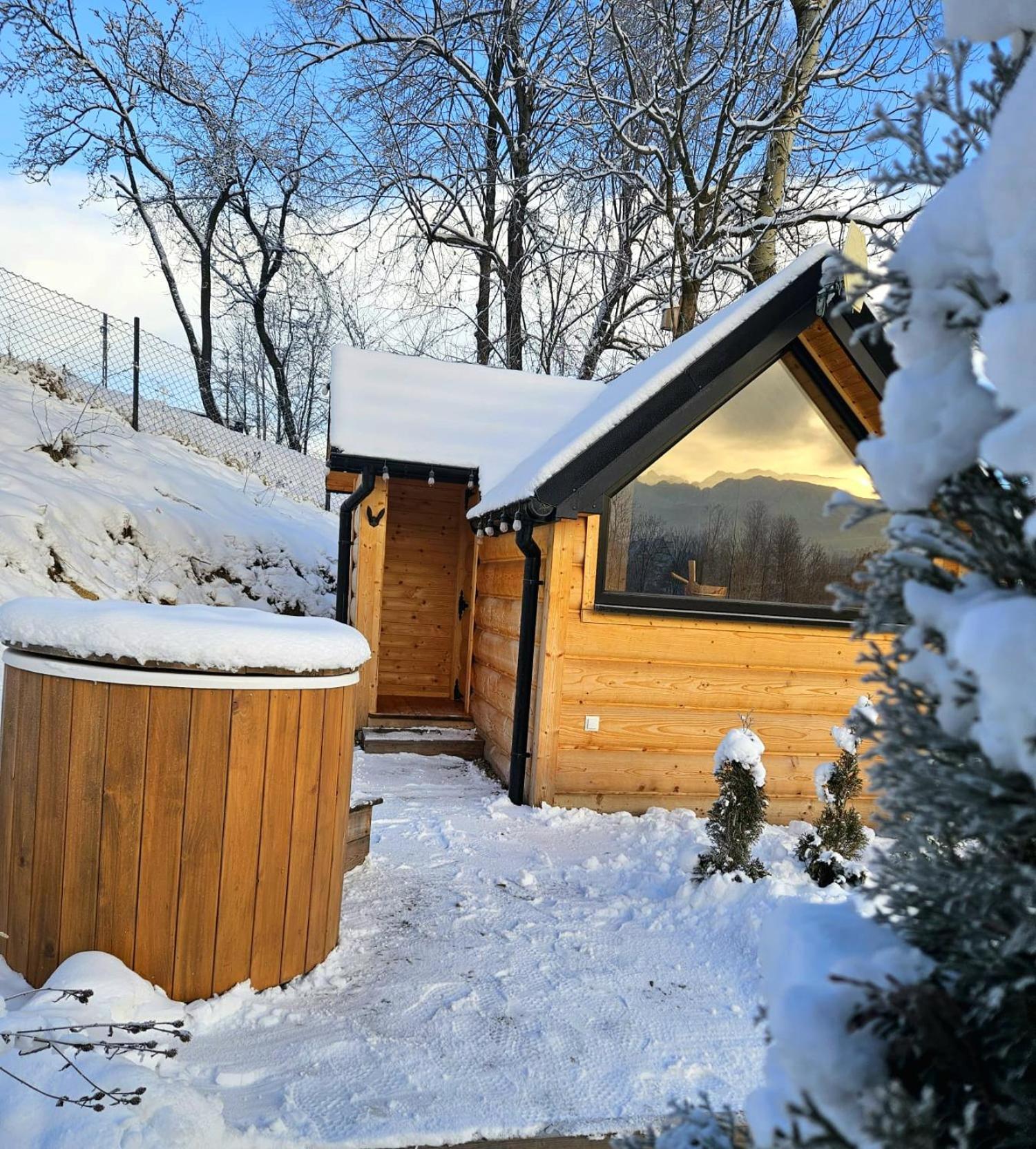 Goralska Chatka 2 Highland Cottage - Split Ac, Jacuzzi, Sauna, Private Parking, Mountains View, Garden, Zakopane Bagian luar foto